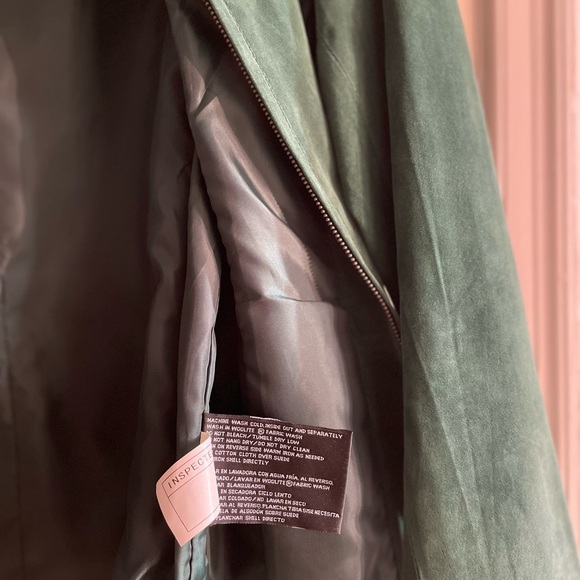 Vintage with tags.  St. John’s Bay green washable suede.  Small - Picture 4 of 7